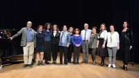 ŞİİR BARIŞA GİDEN YOLDUR, KADIN DA…